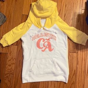 Women’s hollister small short sleeve hoodie